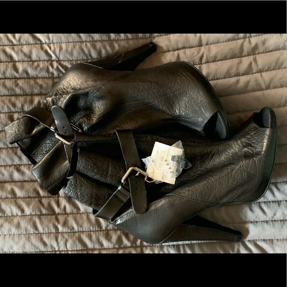 Zara Shoes - Zara Open Toe Buckled Heeled Leather Short Boot